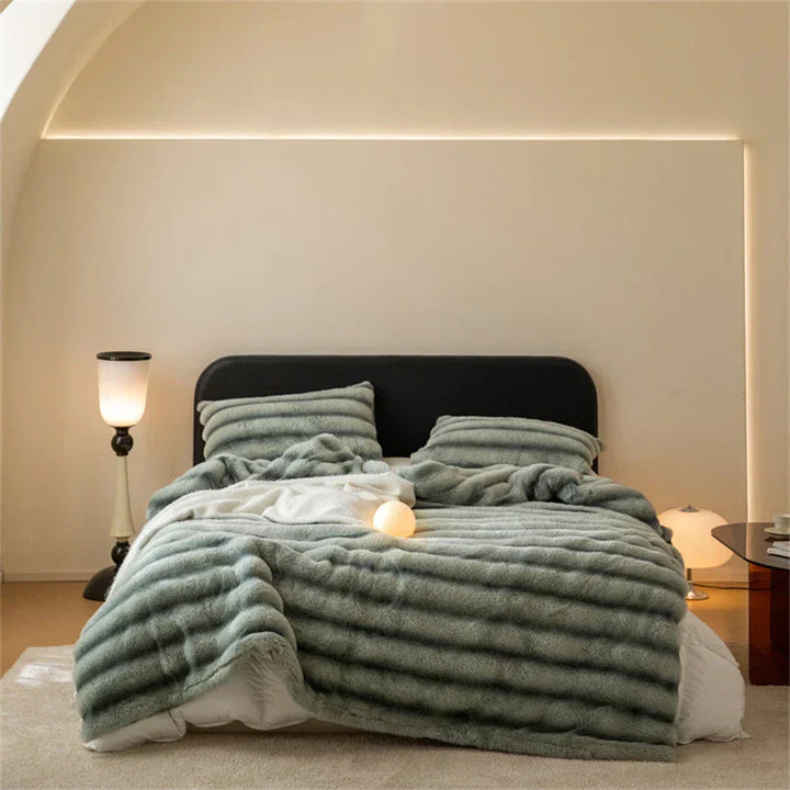 Calista Faux Fur Blanket
